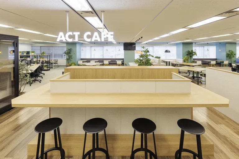 社内のカフェスペース